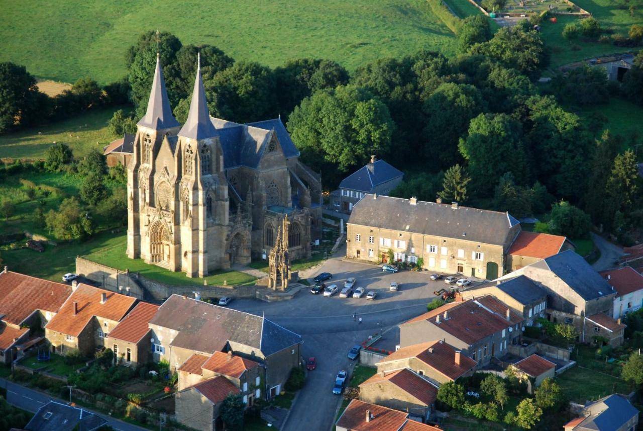 L'Envolee Villa Chiny Bagian luar foto